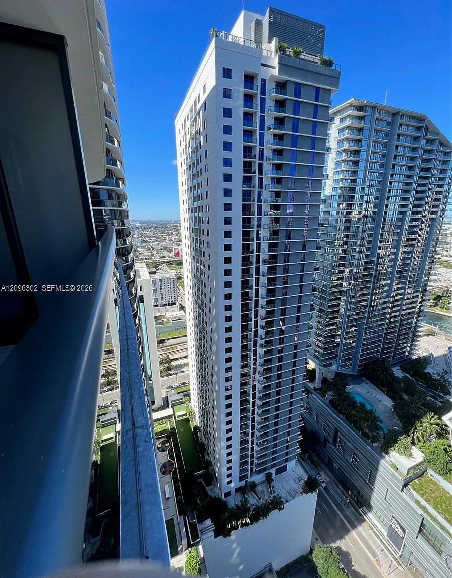 Brickell Heights East Con — Photo 4