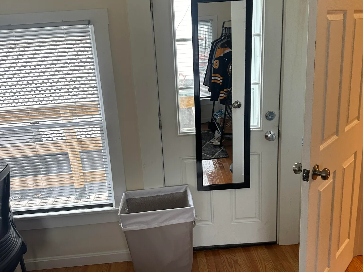 2 bed, 999 sqft, $3,500 — Photo 4
