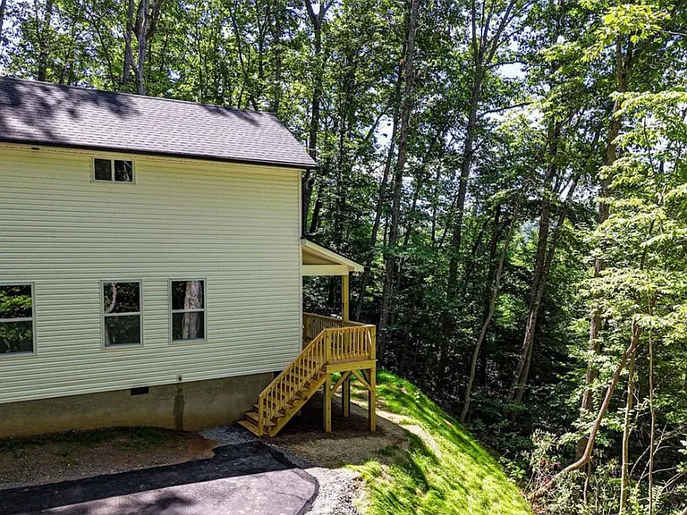 34 Kayce Dr — Photo 5