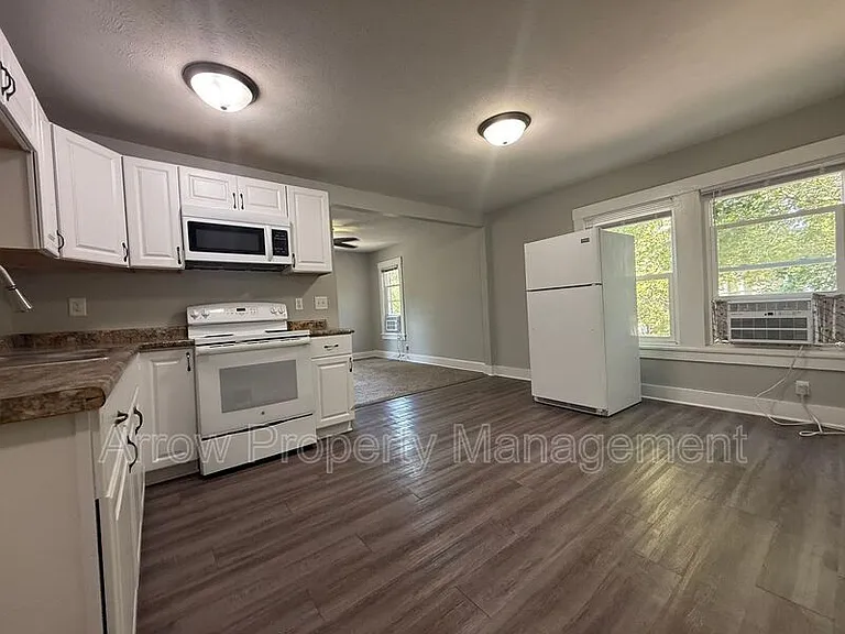 2800 P St #5 — Photo 2