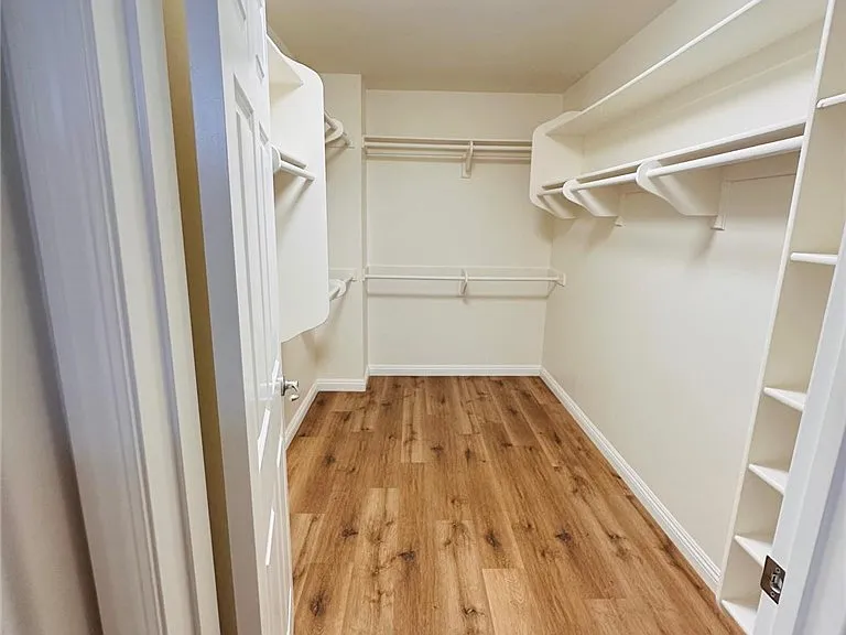 9315 Burnet Ave #113 — Photo 34