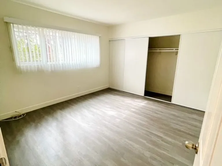 405 N Marengo Ave — Photo 23