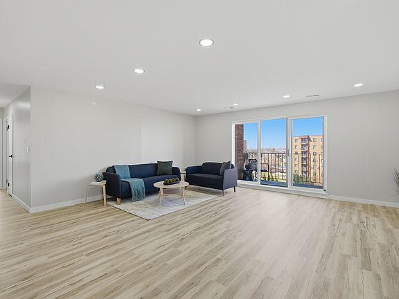 4th image of 1777 W Crystal Ln Unit 602