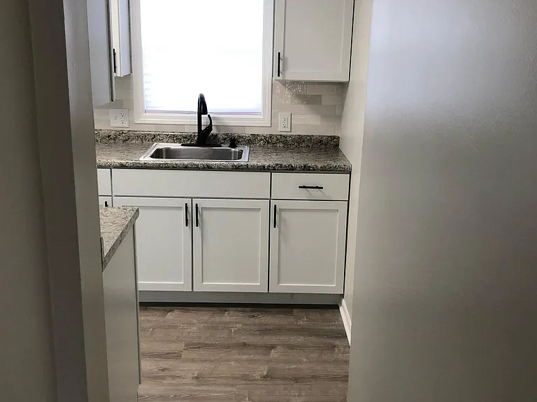 139 E Mill St #2 — Photo 7