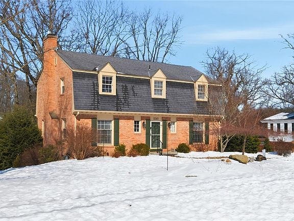4th image of 1069 Woodhill Dr