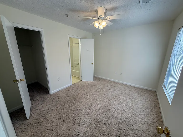 Lake Park Co-living Rooms — Photo 53
