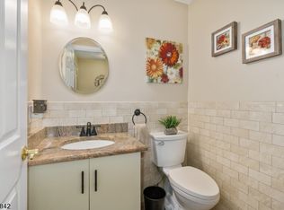 93 Sunrise Dr, Whippany, NJ 07981