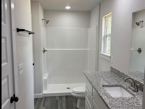 4th image of 1300 Coler Dr