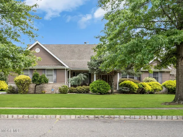 2303 Donna Dee Court, Toms River, NJ 08755