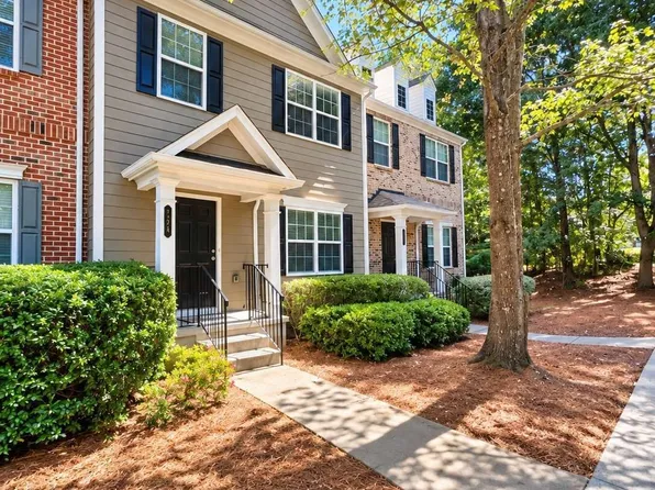 724 Breeze Ln, Woodstock, GA 30188