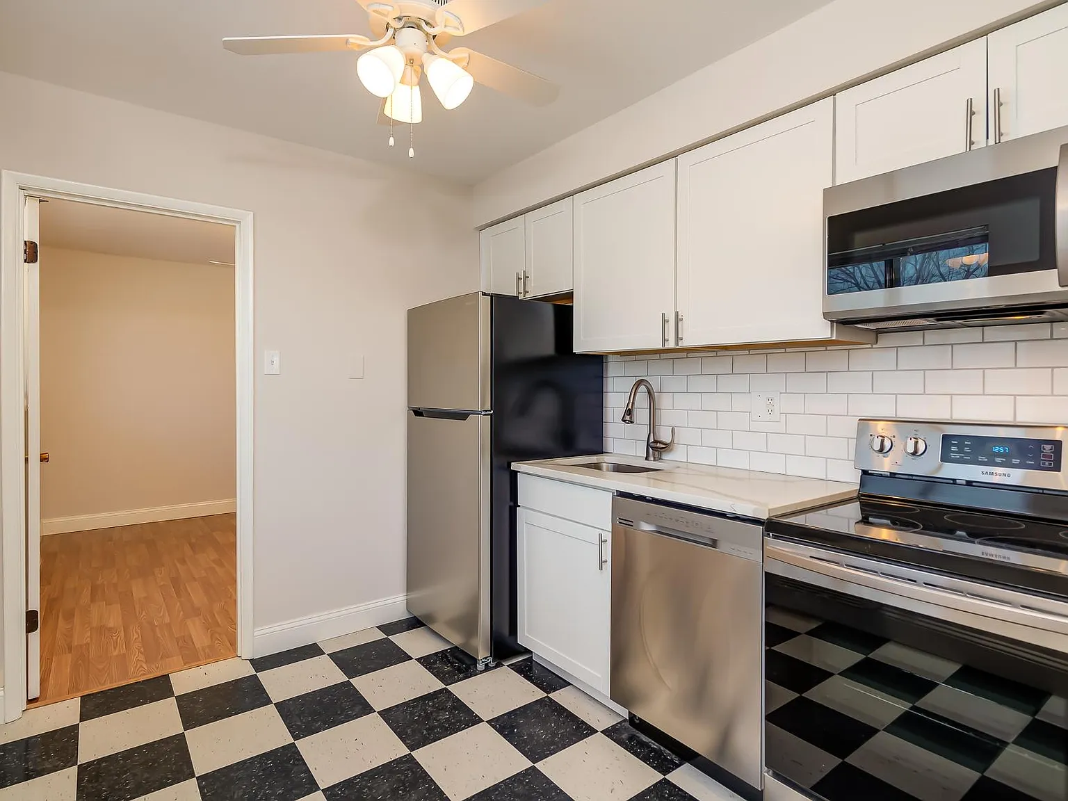 1 bed, 750 sqft, $1,025 — Photo 4