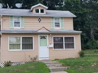 20 1st St, Dover, NJ 07801