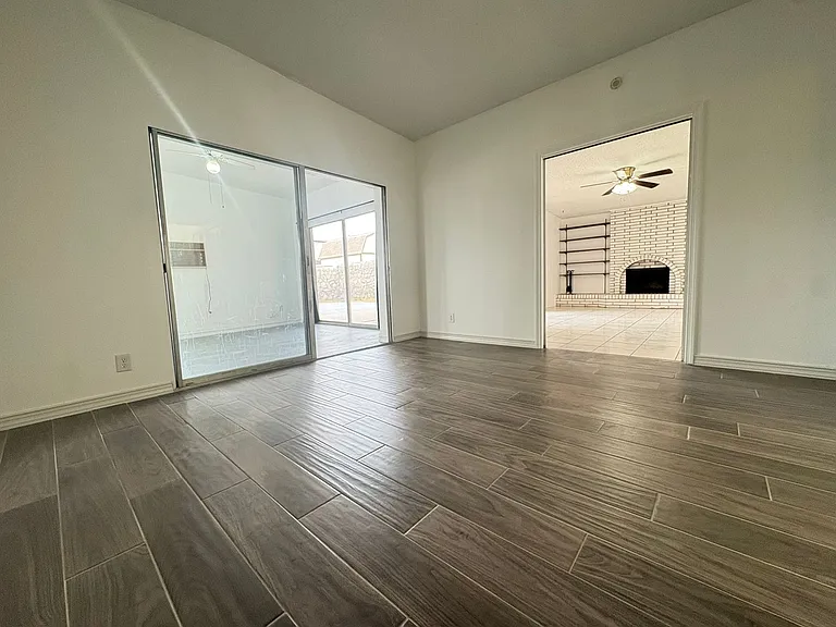 10316 Ashwood Dr — Photo 9