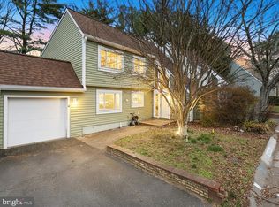 1426 Yellowwood Ct, Reston, VA 20190