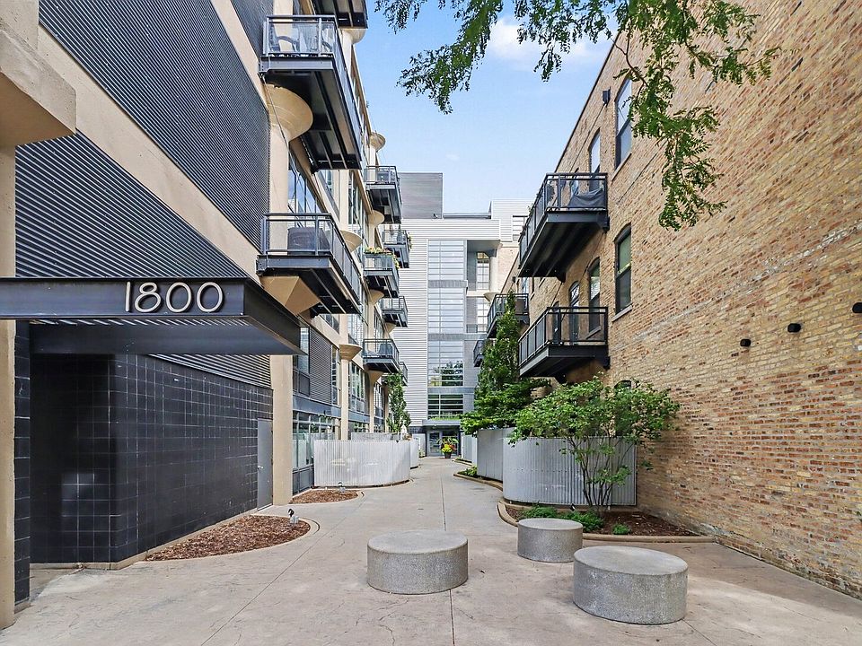 1st image of 1800 W Grace St APT 204