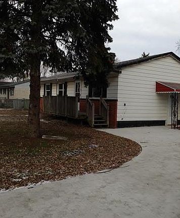 2nd image of 1623 Elias St