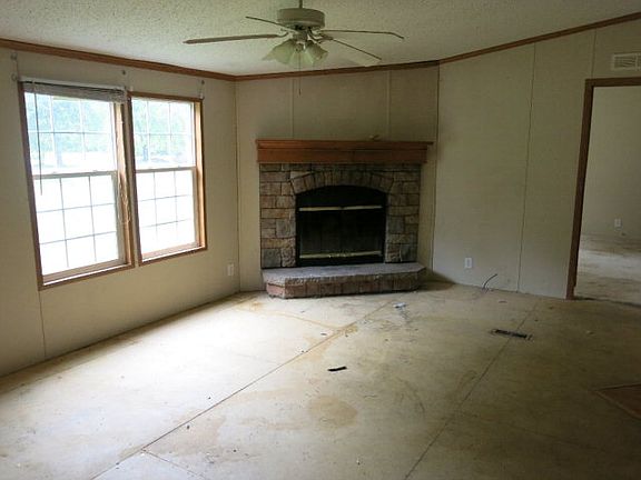 3rd image of 228 Coral Dr