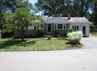 26 Saxony Dr, Warwick, RI 02886