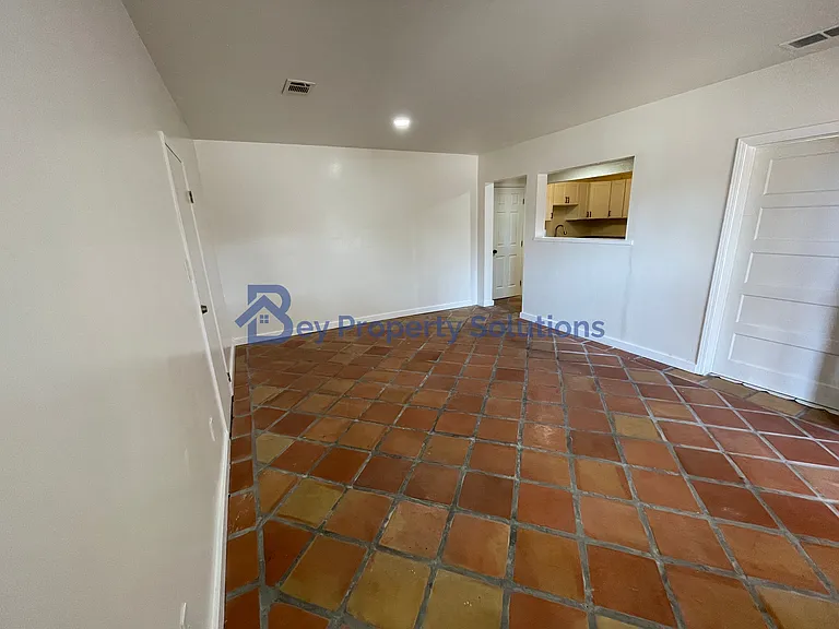 134 Nelson St #D — Photo 7