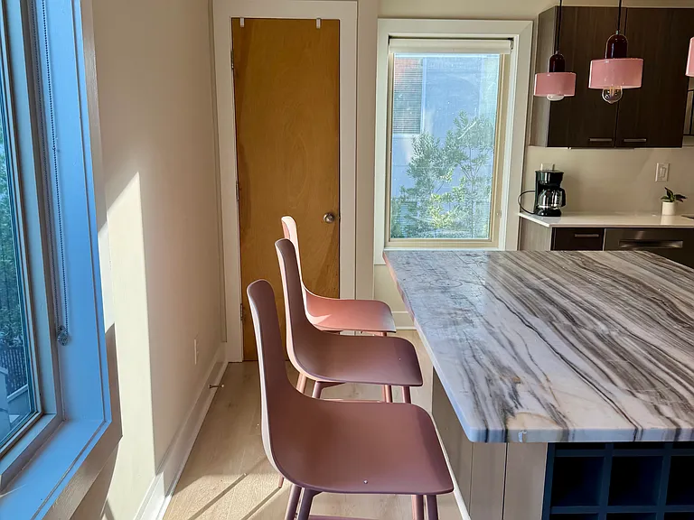 11 Skyline Way NE — Photo 4