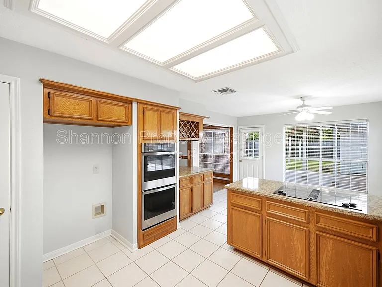 15911 Moon Rock Dr — Photo 21