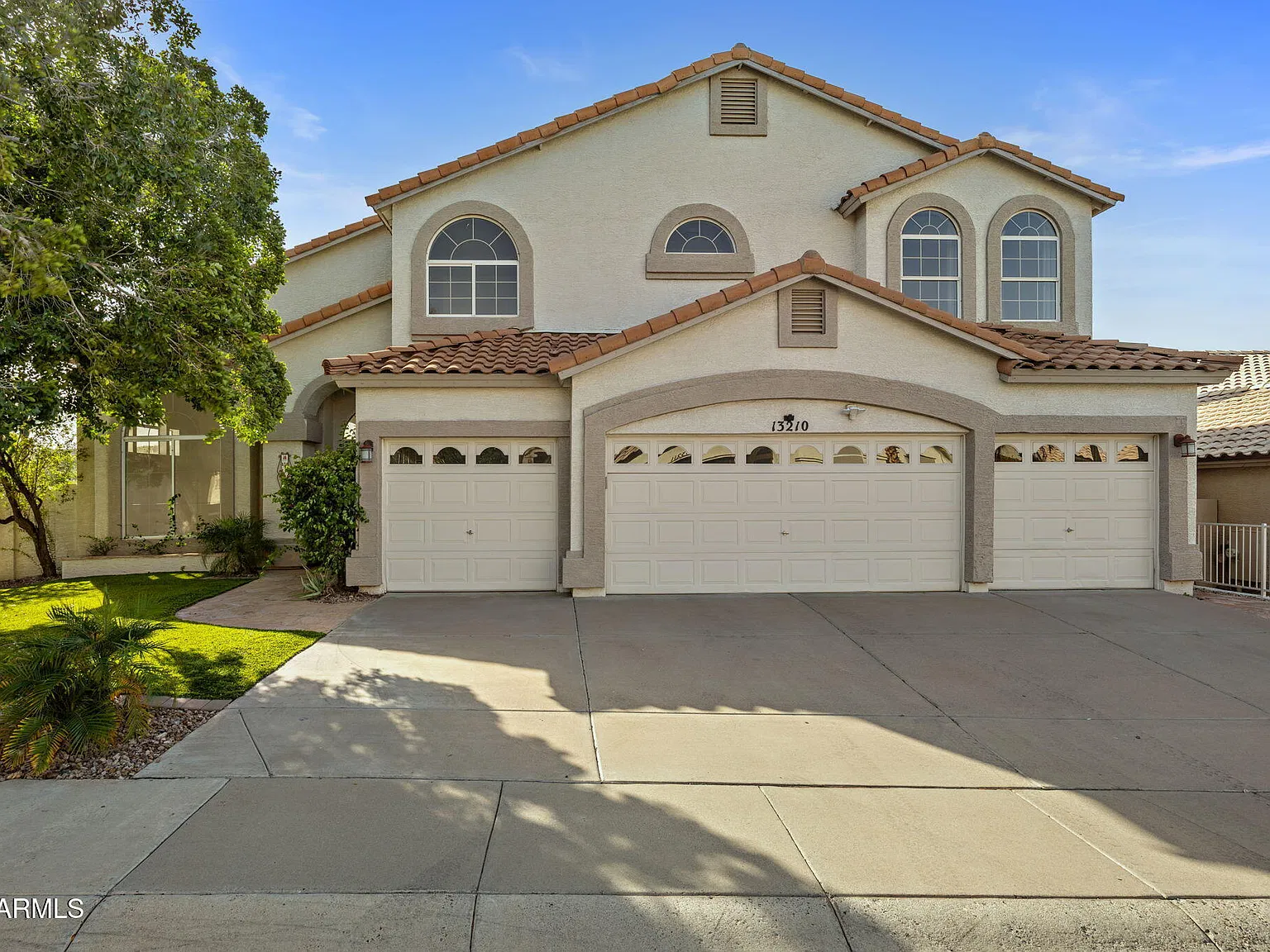 4 bed, 3.0 bath, 3652 sqft, $3,950 — Photo 1