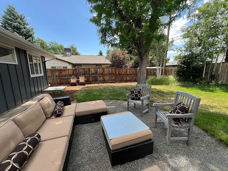 2530 Hawthorn Ave — Photo 13