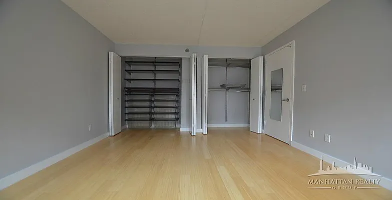 Rented by Manhattan Realty Group | media 17