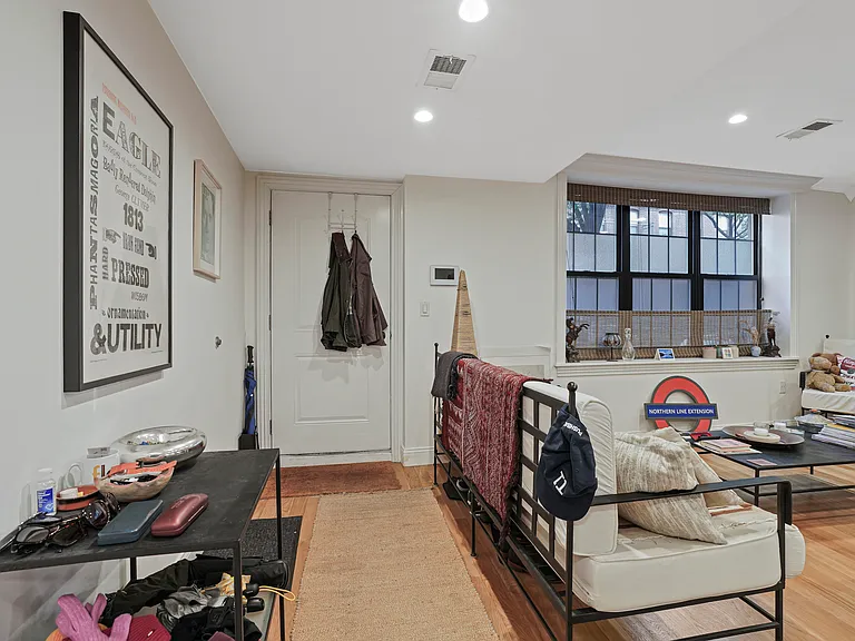 132 De Graw St #1 — Photo 16
