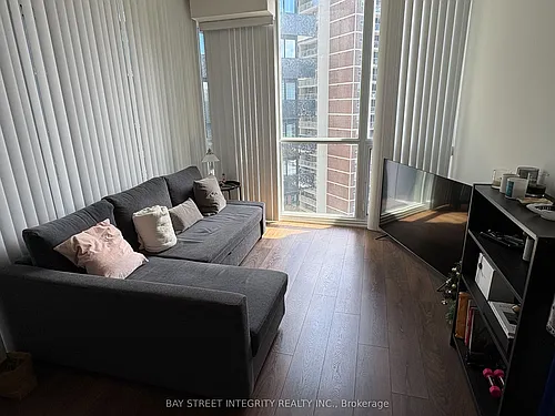 45 Charles St E #1912 Photo 1