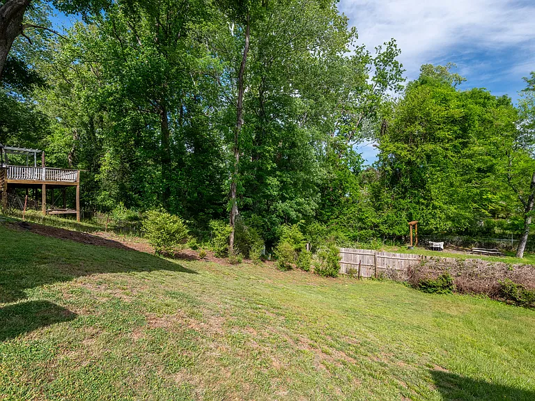 105 Hartmans Mill Rd — Photo 4