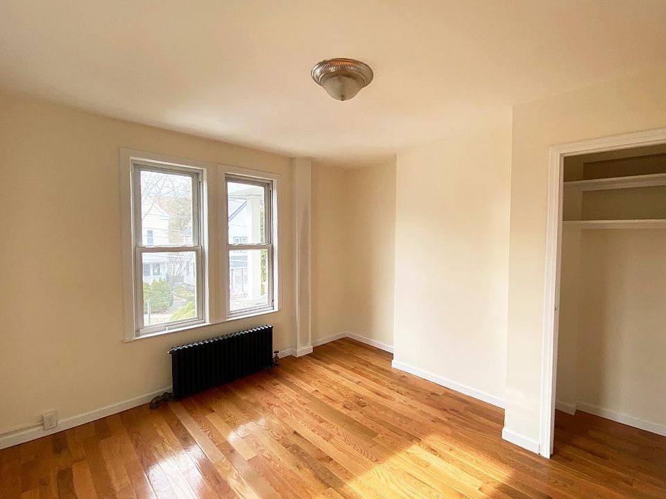 1st image of 62 Wallace St #1