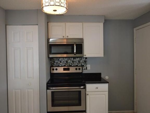 3rd image of 604 Bay Lake Trl