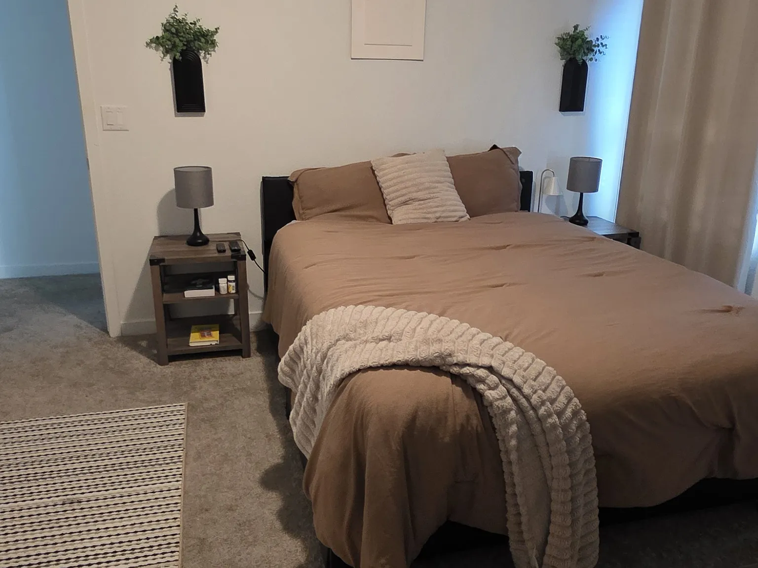 4 bed, 2379 sqft, $1,000 — Photo 4
