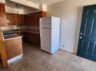 1090 N Court St #F, Redding, CA 96001