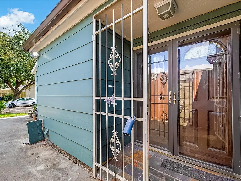 11331 Oakcenter Dr — Photo 3