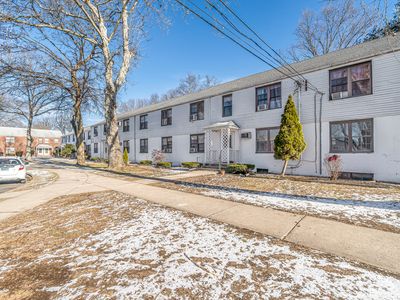 76 Mencel Cir UNIT B, Bridgeport, CT, 06610