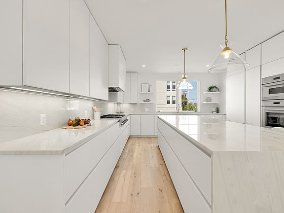 5th image of 6970 West Ave