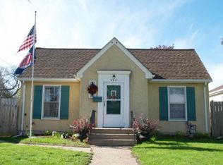 990 Rose Ave E, Saint Paul, MN 55106