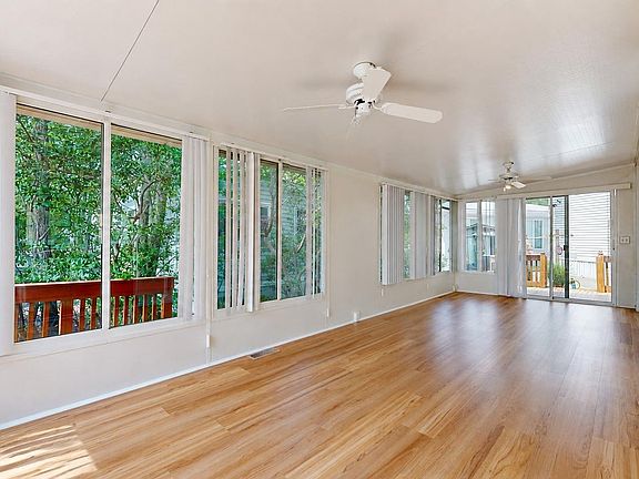 5th image of 246 Egret Ln