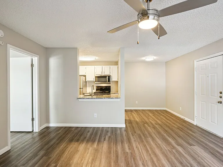 Fieldcrest Apartments — Photo 43