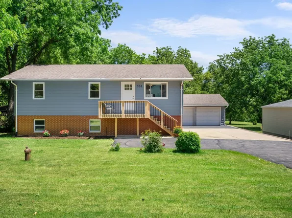 533 S Main St, Elburn, IL 60119