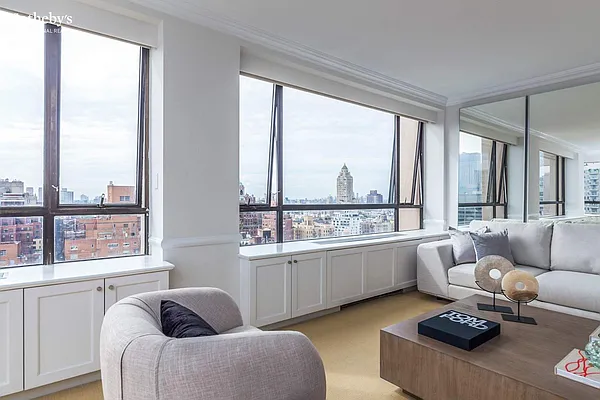 Sold by Sotheby's International Realty | media 16