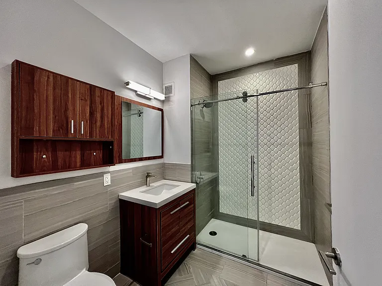 33-01 38th Ave #3K — Photo 8