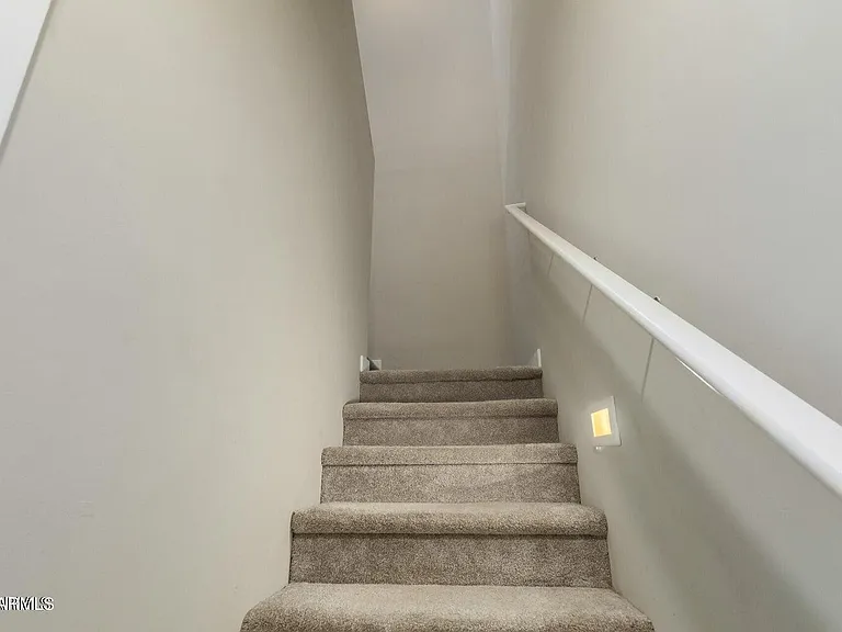 2268 W Laurie Ln — Photo 23
