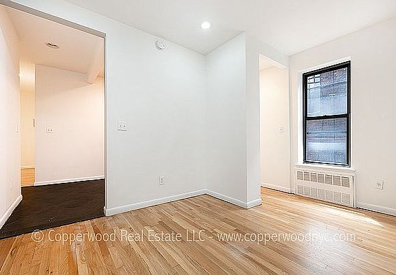 4th image of 402 E 78th St APT 6
