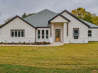 141 Bluegrass Trl, Springtown, TX 76082