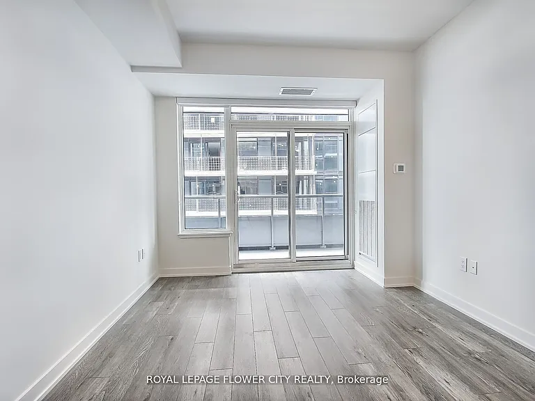 212 King William St #1011 — Photo 17