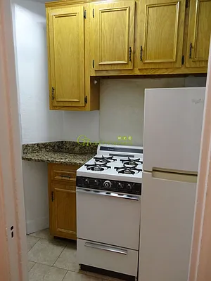 Rented by Green Home NY Realty LLC | media 16