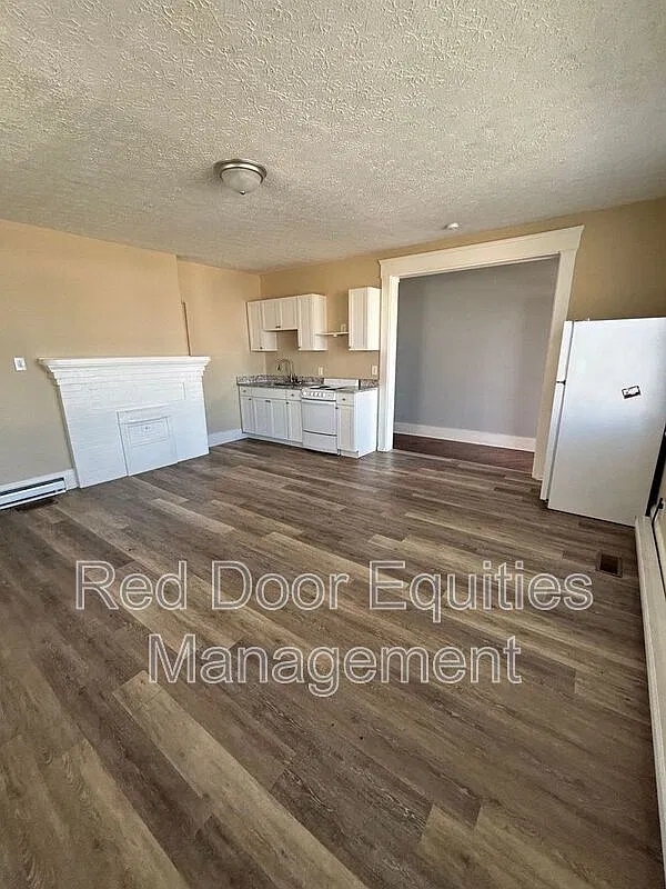 Studio, 1.0 bath, $775 — Photo 2
